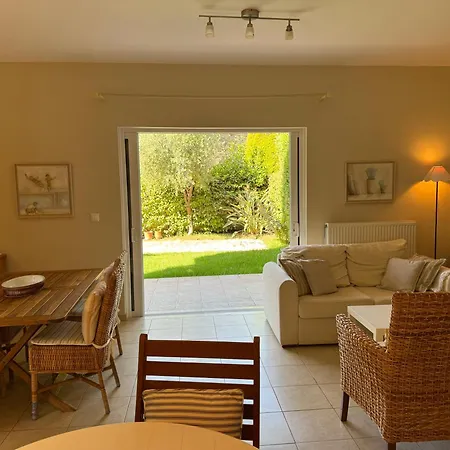 Olive, Just 50meters From The Beach *