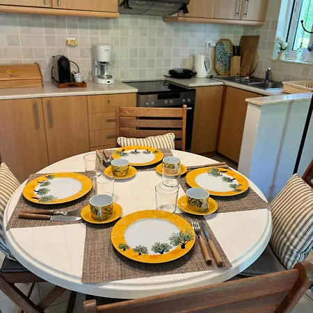 Olive, Just 50meters From The Beach Semesterbostad Diakopto